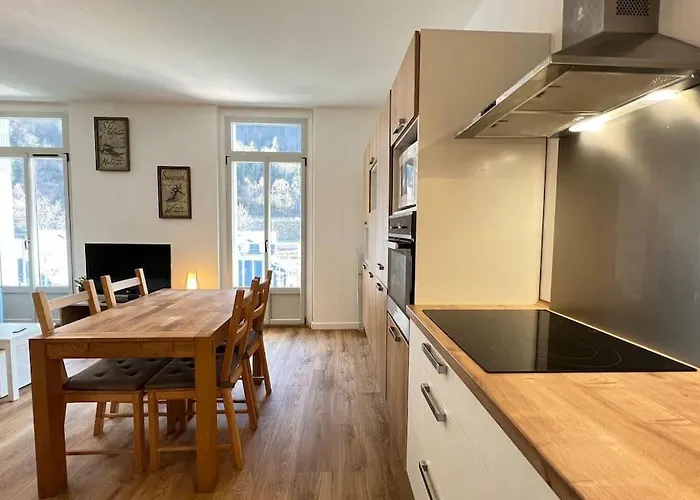 Du Village, T2 + Alcove 5p. *