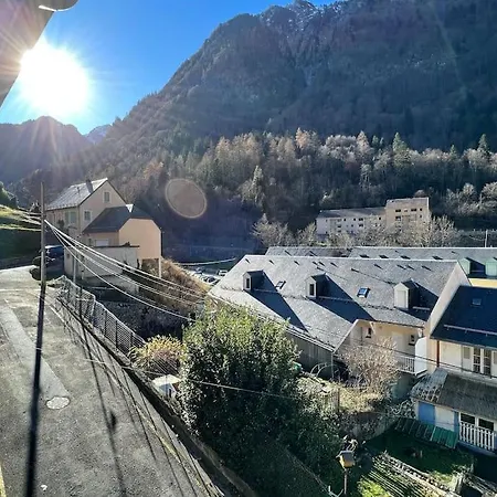 Du Village, T2 + Alcove 5p. Cauterets
